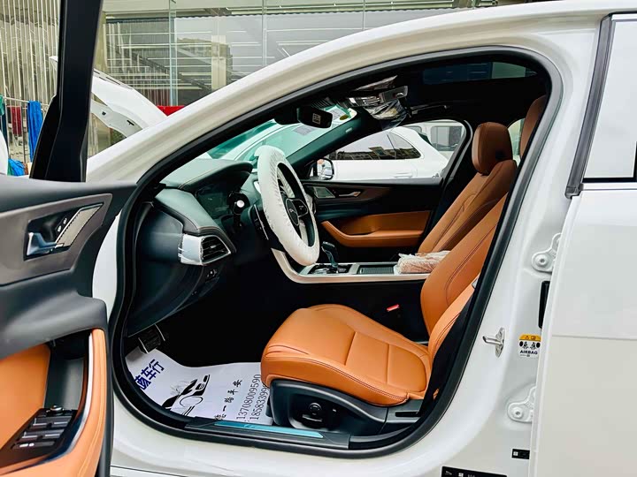 Jaguar XE L 2023 2023款 2.0T 250PS R-DYNAMIC S进取运动版