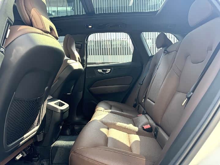 Volvo XC60 2025 2025款 B5 四驱智逸豪华版