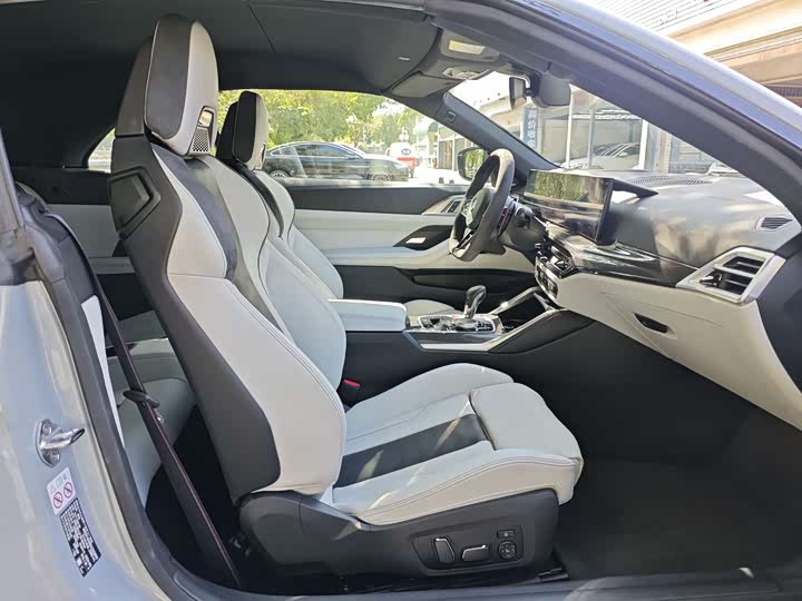 BMW M4 2024 2024款 M4敞篷轿跑车 M xDrive 雷霆版