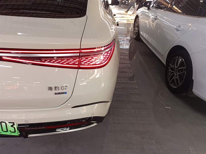 BYD Seal 07 DM-i Hybrid 2025 2025款 DM-i 1.5L 125km 尊贵型