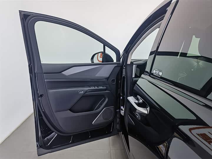 BYD M9 2025 2025款 1060领航版