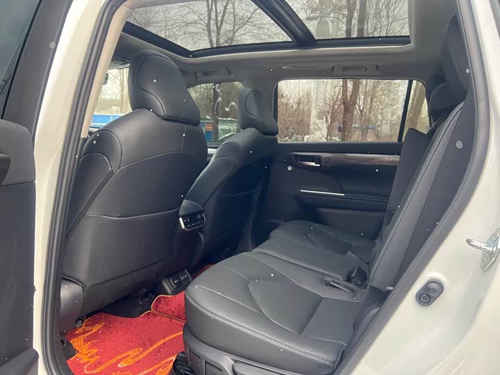 Toyota Highlander 2024 2024款 2.5L智能电混双擎四驱至尊版 7座