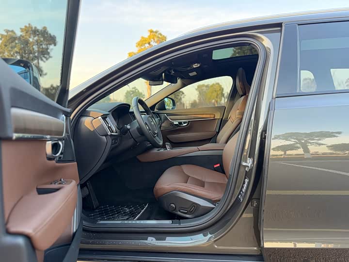 Volvo V90 2021 2021款 Cross Country B5 AWD 智远版