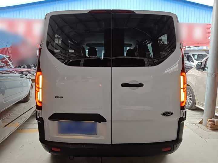 Ford Transit 2023 2023款 2.0T柴油手动多功能商用车短轴低顶5/6座