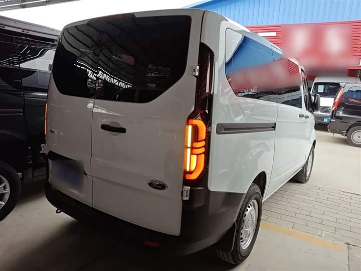 Ford Transit 2023 2023款 2.0T柴油手动多功能商用车短轴低顶5/6座