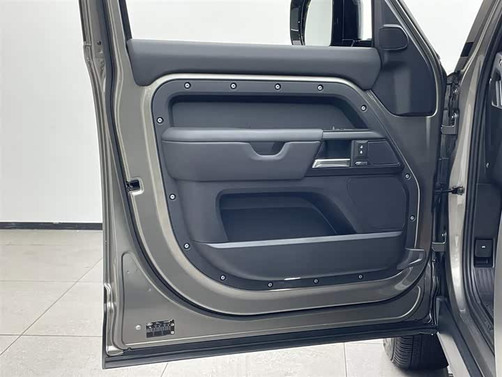 Land Rover Defender 2025 2025款 110 3.0T P400 X