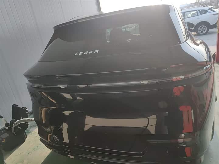 Zeekr 7X 2025 2025款 100kWh 长续航后驱智驾版