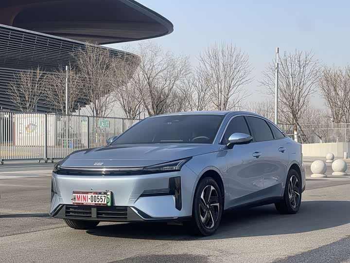 Geely Galaxy L6 2025 2025款 EM-i 140km 星舰版