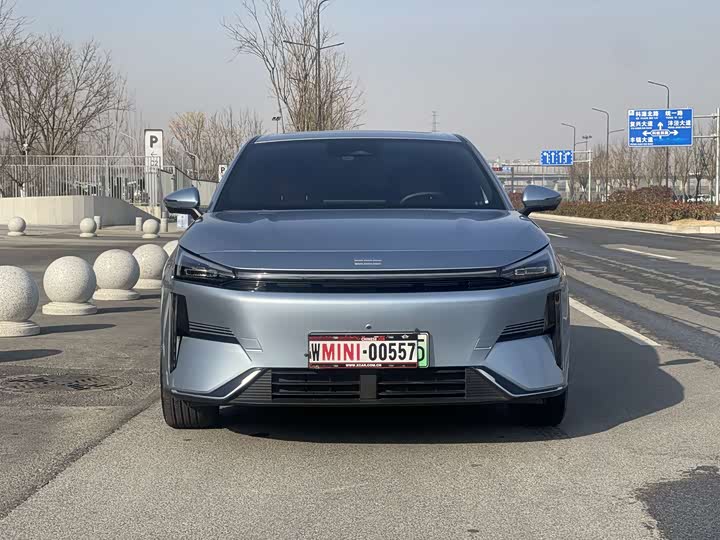 Geely Galaxy L6 2025 2025款 EM-i 140km 星舰版