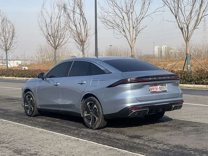 Geely Galaxy L6 2025 2025款 EM-i 140km 星舰版