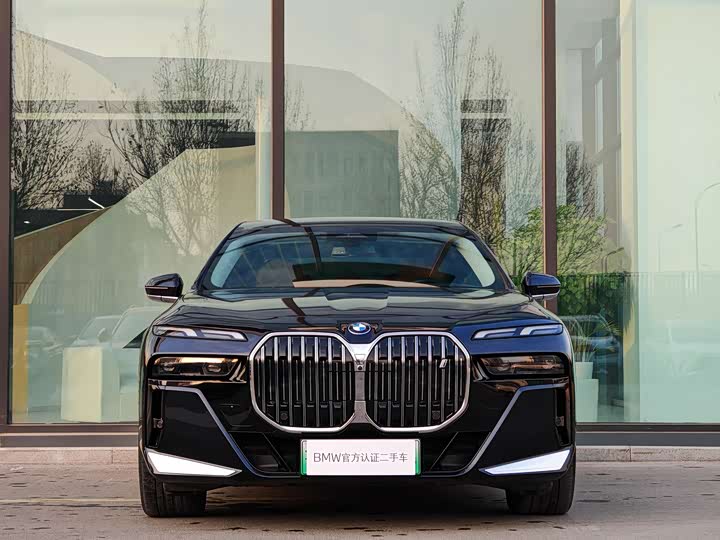 2023 BMW i7