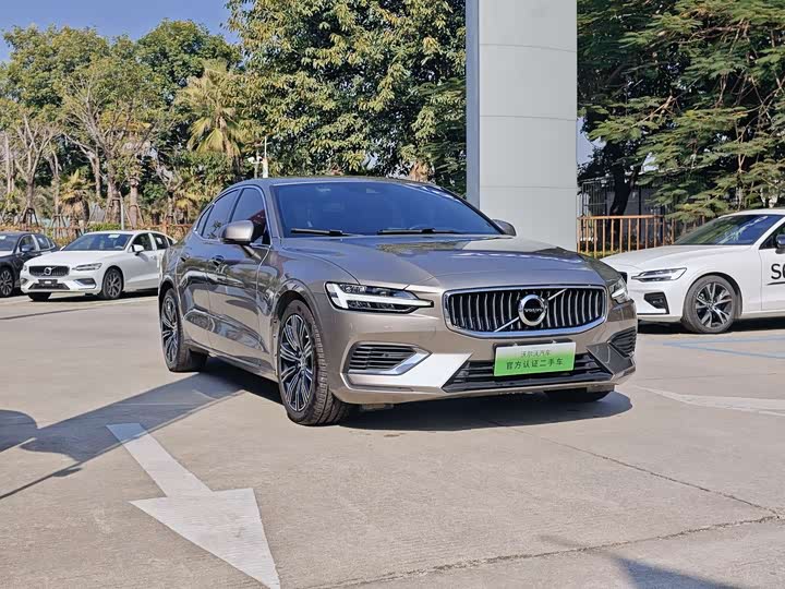 Volvo S60 Hybrid 2022 2022款 T8 E驱混动 四驱智逸豪华版