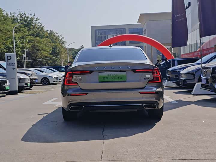 Volvo S60 Hybrid 2022 2022款 T8 E驱混动 四驱智逸豪华版