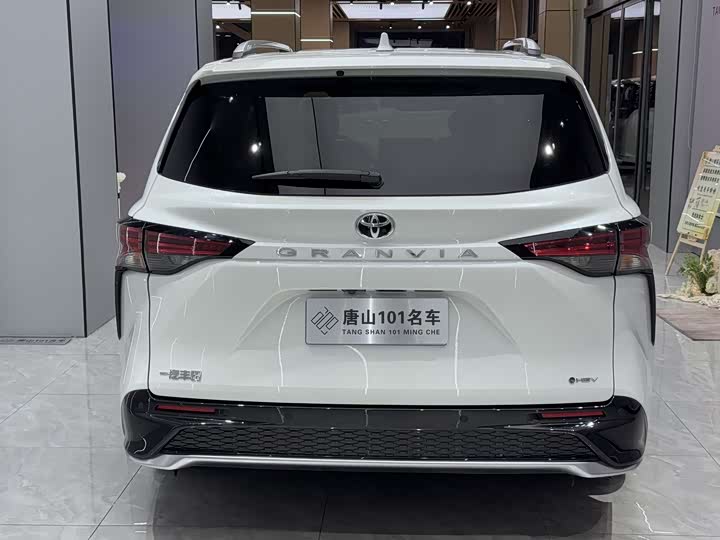Toyota Granvia 2024 2024款 2.5L混动 尊爵ULTRA版