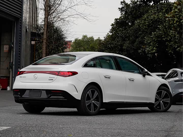 2025 Mercedes-Benz EQE