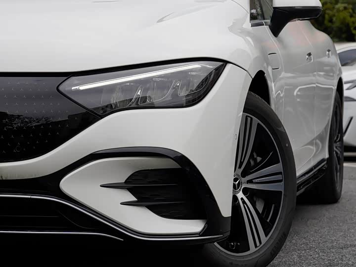 Mercedes-Benz EQE 2025 2025款 500 4MATIC 先锋版