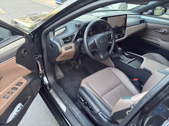 Lexus ES 2025 2025款 300h 臻享版