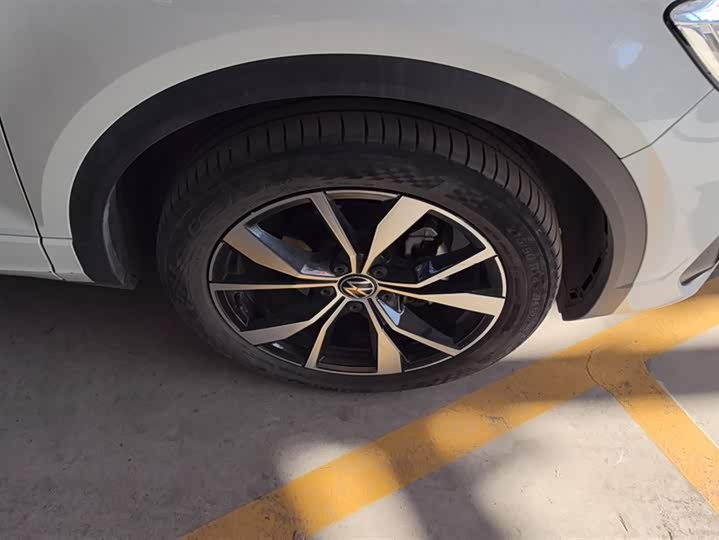 Volkswagen T-Roc 2023 2023款 300TSI DSG两驱辰光版