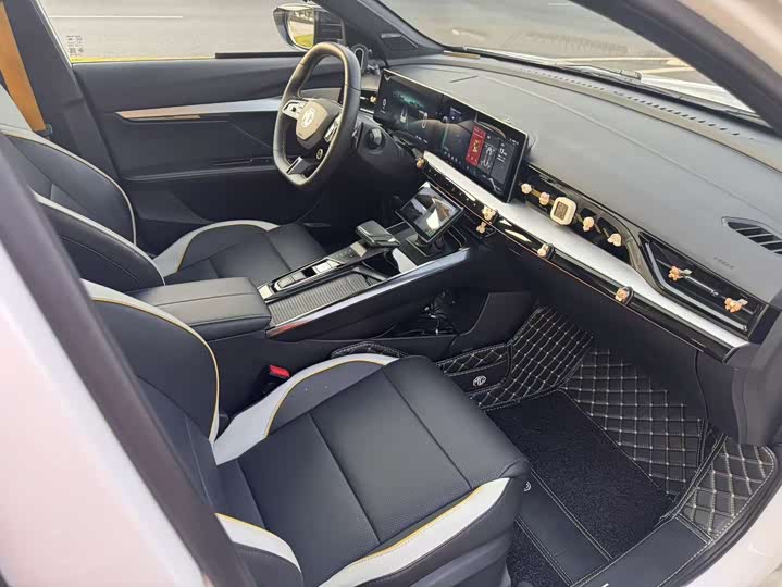 MG Motor 5 Scorpio 2022 2022款 1.5T Trophy运动旗舰版