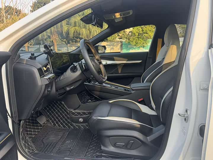 MG Motor 5 Scorpio 2022 2022款 1.5T Trophy运动旗舰版