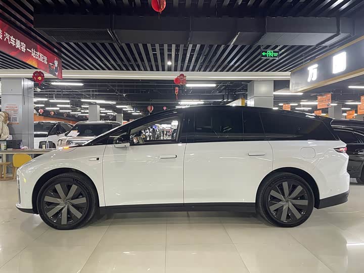 LiXiang i8 2025 2025款 标准版