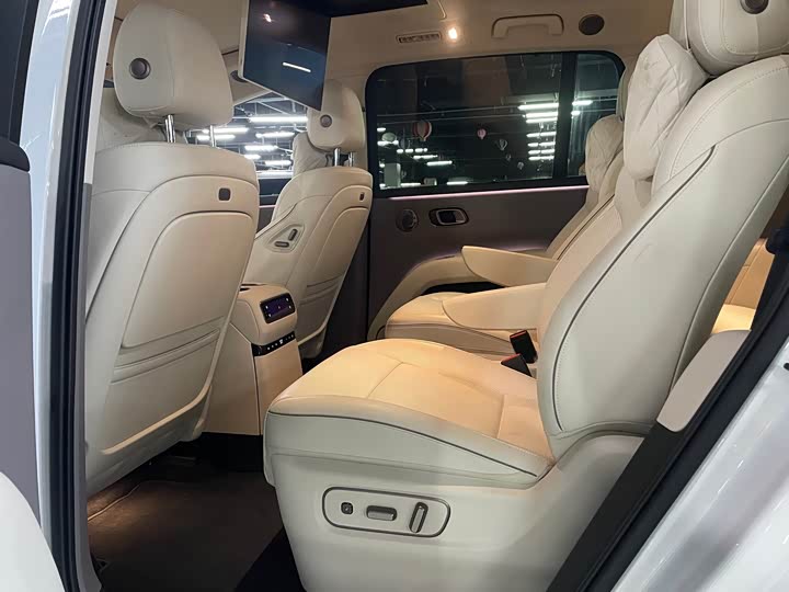 LiXiang i8 2025 2025款 标准版