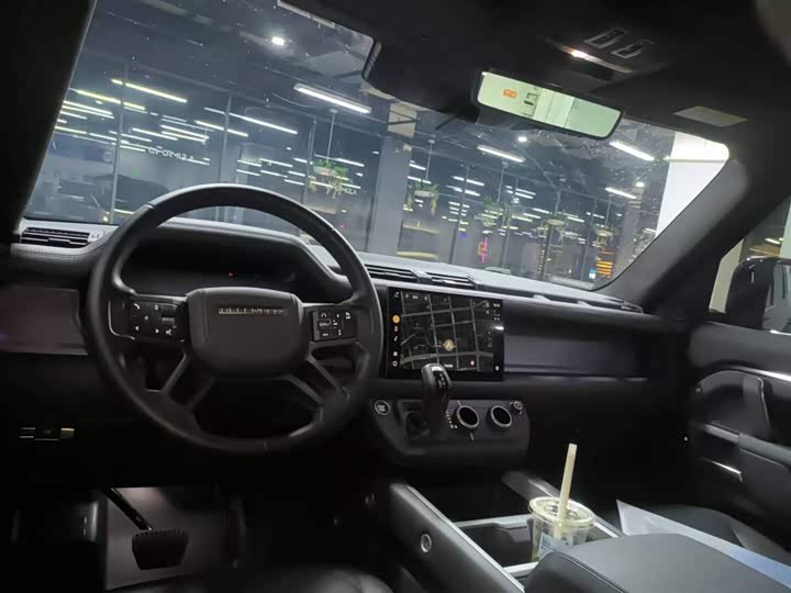 Land Rover Defender 2025 2025款 110 3.0T P400 X-Dynamic HSE