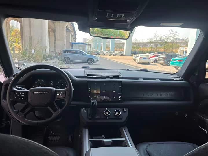 Land Rover Defender 2025 2025款 110 3.0T P400 X-Dynamic HSE