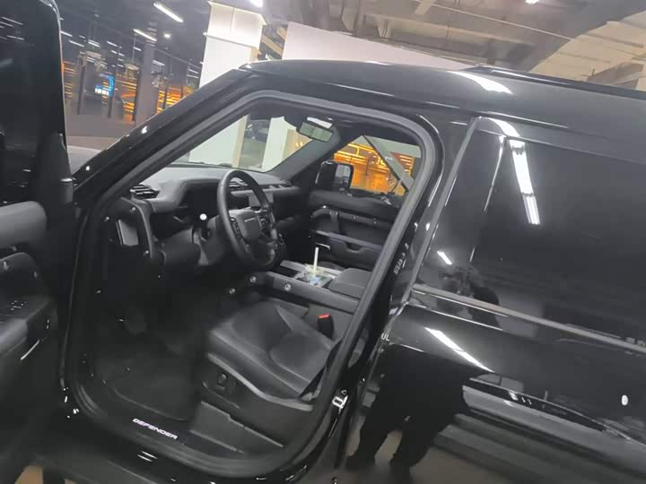 Land Rover Defender 2025 2025款 110 3.0T P400 X-Dynamic HSE