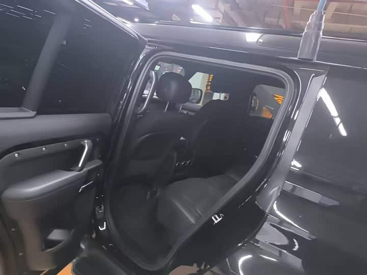 Land Rover Defender 2025 2025款 110 3.0T P400 X-Dynamic HSE