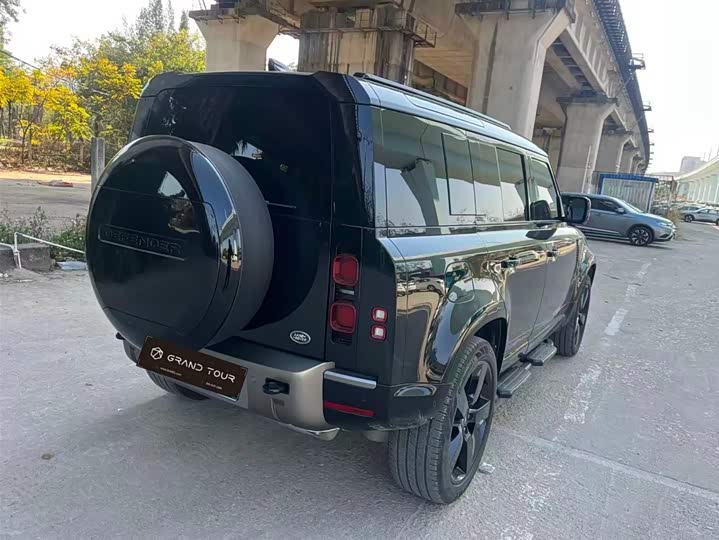 Land Rover Defender 2025 2025款 110 3.0T P400 X-Dynamic HSE