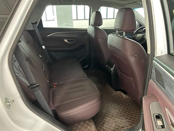 Jetour X90 Plus 2025 2025款 超越版 1.6TD DCT别墅 7座