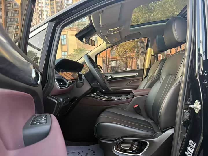 GAC Trumpchi M6 2023 2023款 PRO 270T DCT尊享版