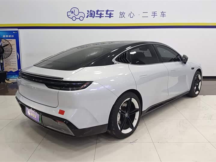 Geely Galaxy E8 2024 2024款 550km 后驱PRO