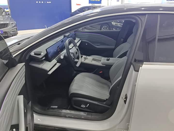 Geely Galaxy E8 2024 2024款 550km 后驱PRO