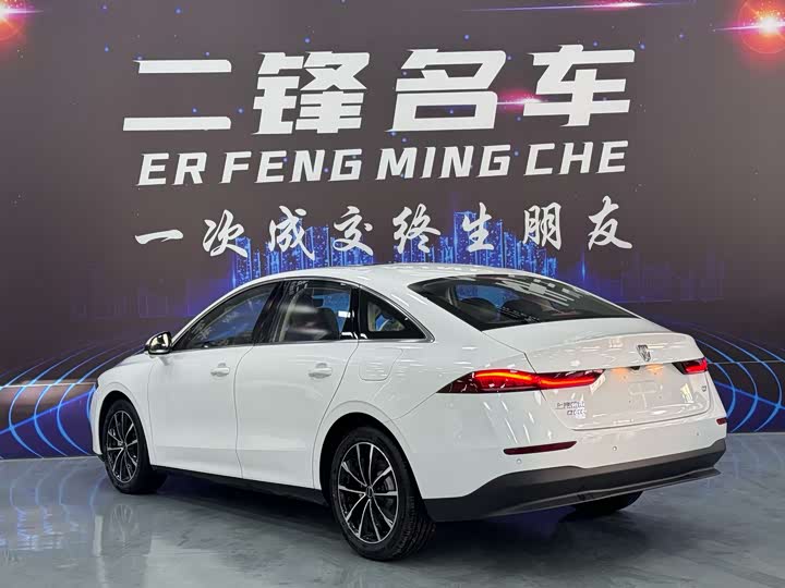 Roewe D7 2025 2025款 DMH 125km 世界冠军卓越版