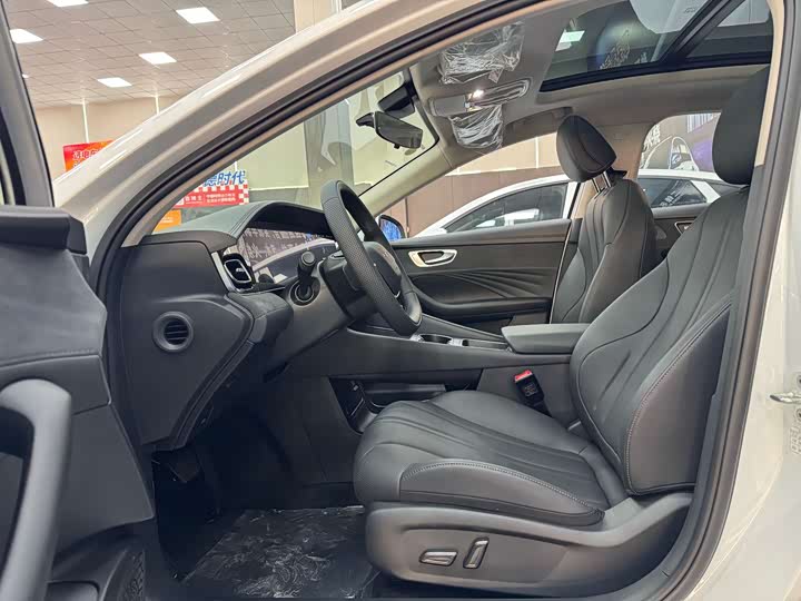 Roewe D7 2025 2025款 DMH 125km 世界冠军卓越版