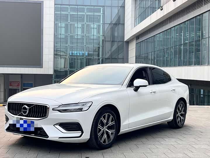 Volvo S60 2025 2025款 B4 智逸豪华版