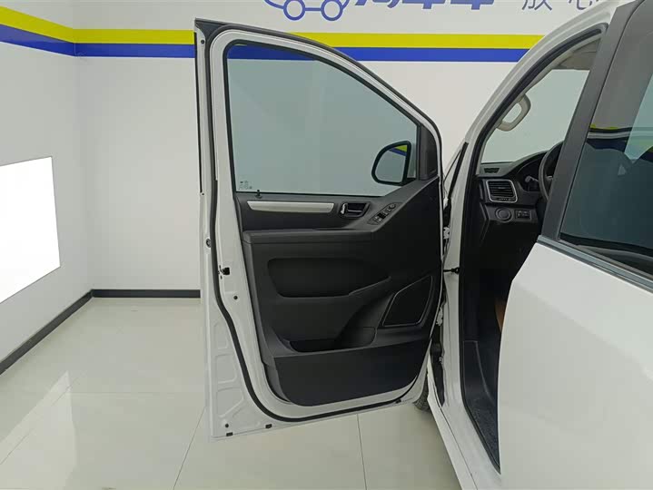 Maxus G20 2023 2023款 ES 2.0T 汽油自动超值版