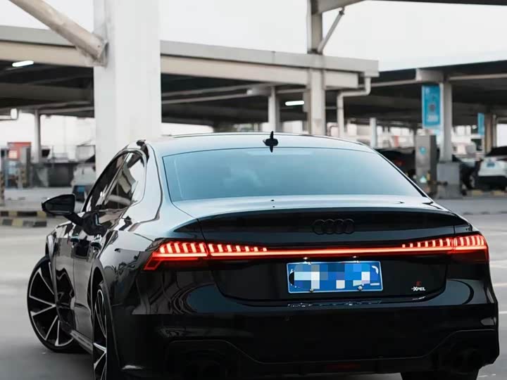 Audi A7L 2024 2024款 45 TFSI quattro 黑武士版