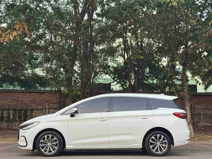 BYD Song Max 2021 2021款 升级版 1.5T 自动尊贵型 6座