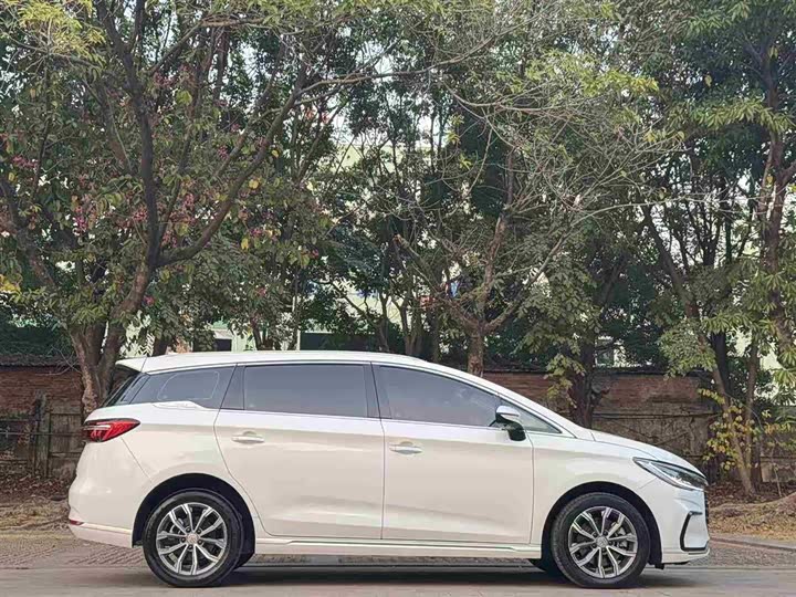 BYD Song Max 2021 2021款 升级版 1.5T 自动尊贵型 6座