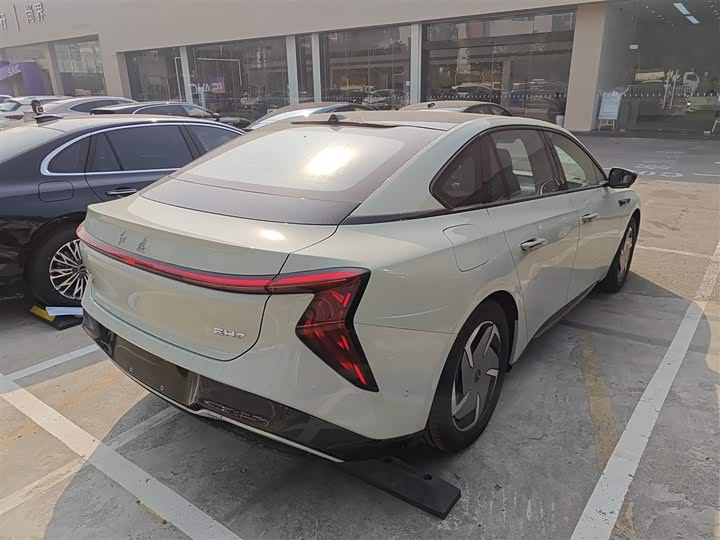 Hongqi EH7 2025 2025款 690 智选版