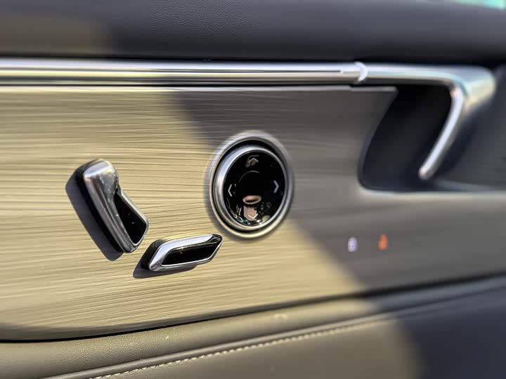 Buick GL8 ES 2025 2025款 陆尊 尊享版