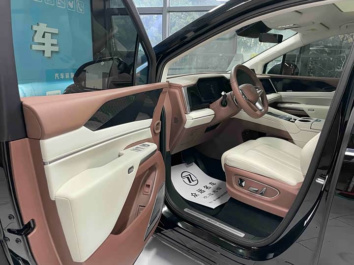 BYD Xia 2025 2025款 DM-i 1.5T 180km 卓越型