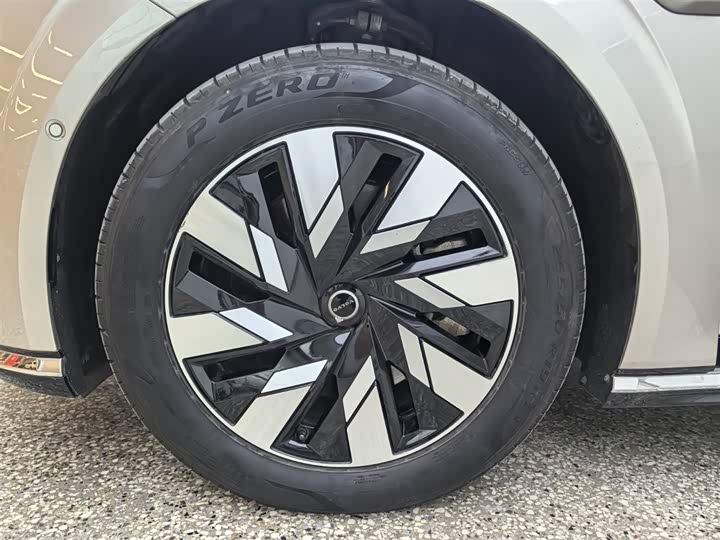 Volvo EM90 2025 2025款 Ultra 六座