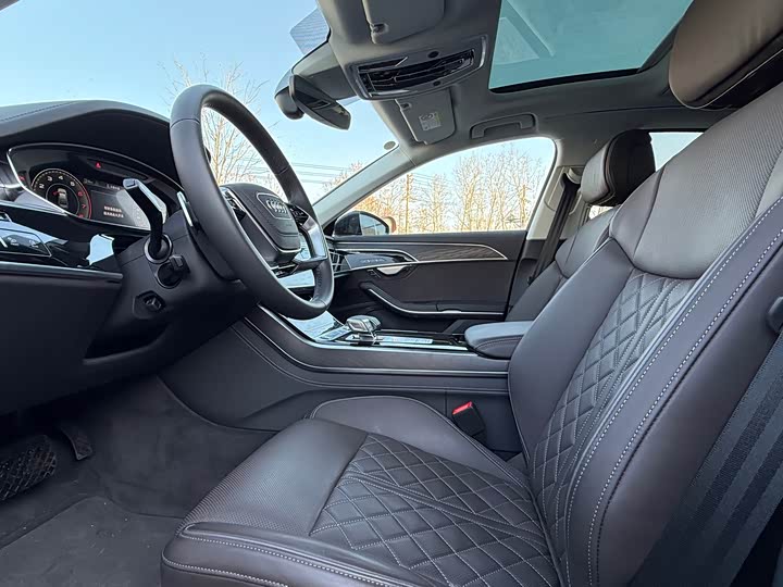 Audi A8 2025 2025款 A8L 50 TFSI quattro 臻选型