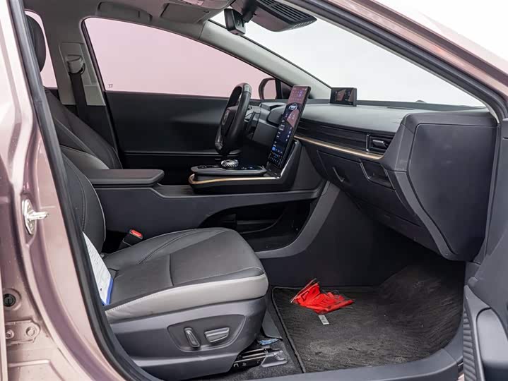 Toyota bZ3 2023 2023款 616km 长续航Premium