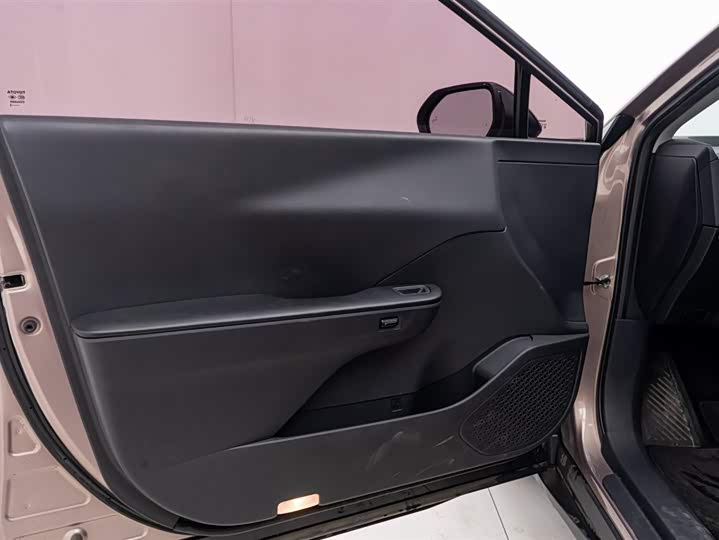 Toyota bZ3 2023 2023款 616km 长续航Premium