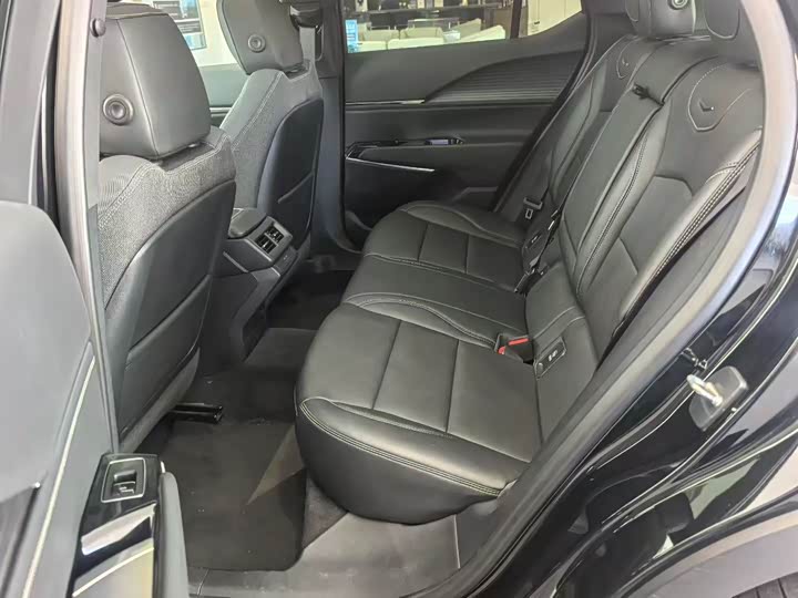 Cadillac GT4 2023 2023款 25T 风尚型